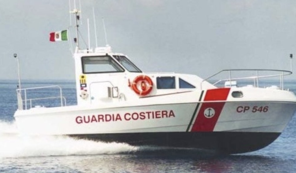 Si tuffa dal pedalò e non riemerge, 16enne di Pavia in condizioni disperate