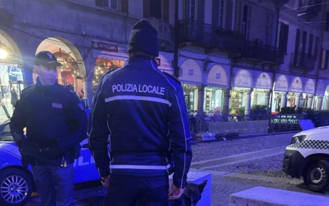 Controlli straordinari in centro e nelle aree della movida: sequestri di hashish e verifiche nei locali