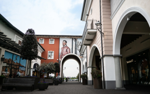 Franciacorta Designer Village: street art e musica ridefiniscono lo shopping