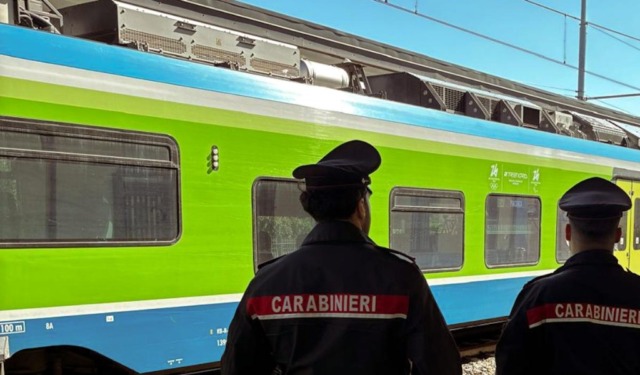 In poche ore salvato due volte dai Carabinieri mentre tenta di togliersi la vita