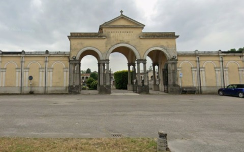 Tragedia a Garlasco: 56enne va a trovare i parenti al cimitero e viene stroncato da un malore