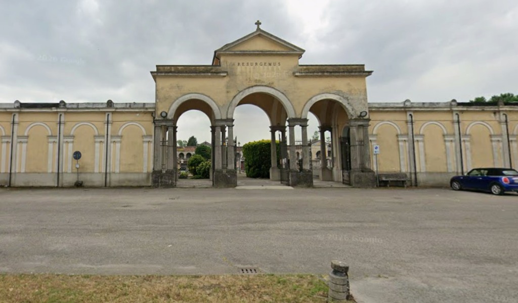 Tragedia a Garlasco: 56enne va a trovare i parenti al cimitero e viene stroncato da un malore
