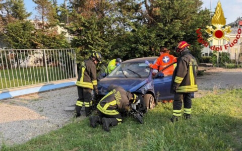 Incidente sulla SP 235 a Villanterio: due feriti nello scontro tra auto