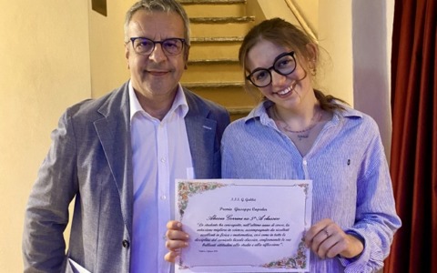 Premio di studio del Fondo Capeder a Voghera: la Fondazione Comunitaria pavese incorona una studentessa del liceo Galilei