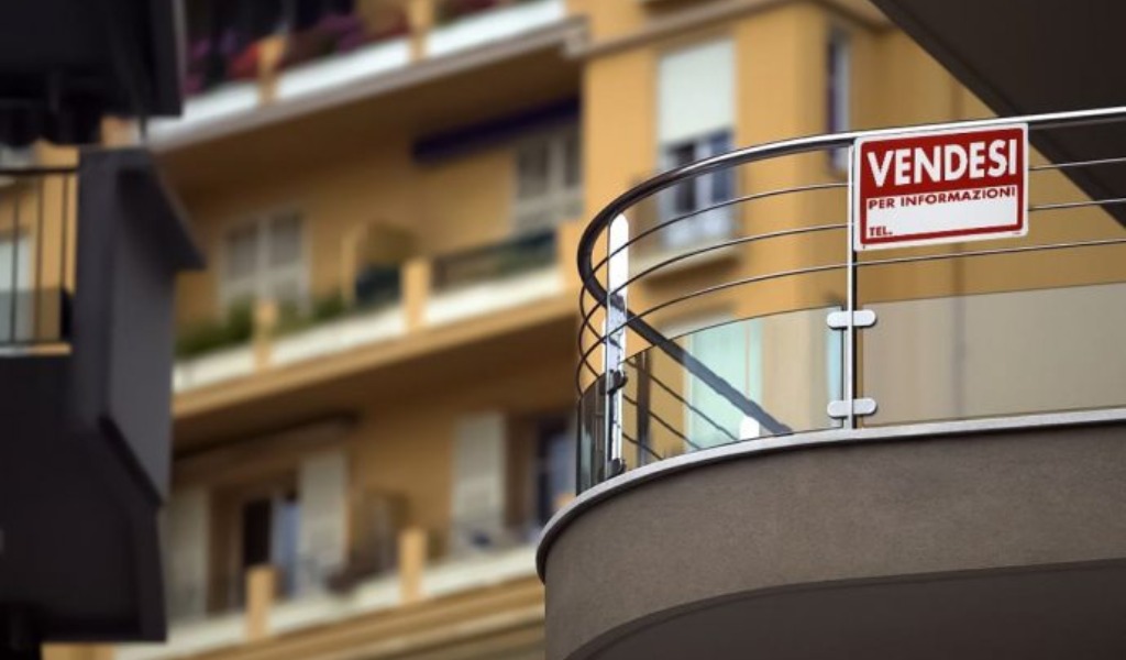 Mattone a due velocità nel Pavese: le compravendite crescono del 3,5%, ma Pavia rallenta e l’Oltrepò corre