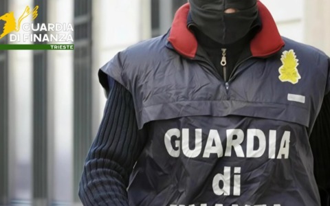 Droga in discoteche, pub e strutture ricettive: operazione della GdF tocca anche Pavia