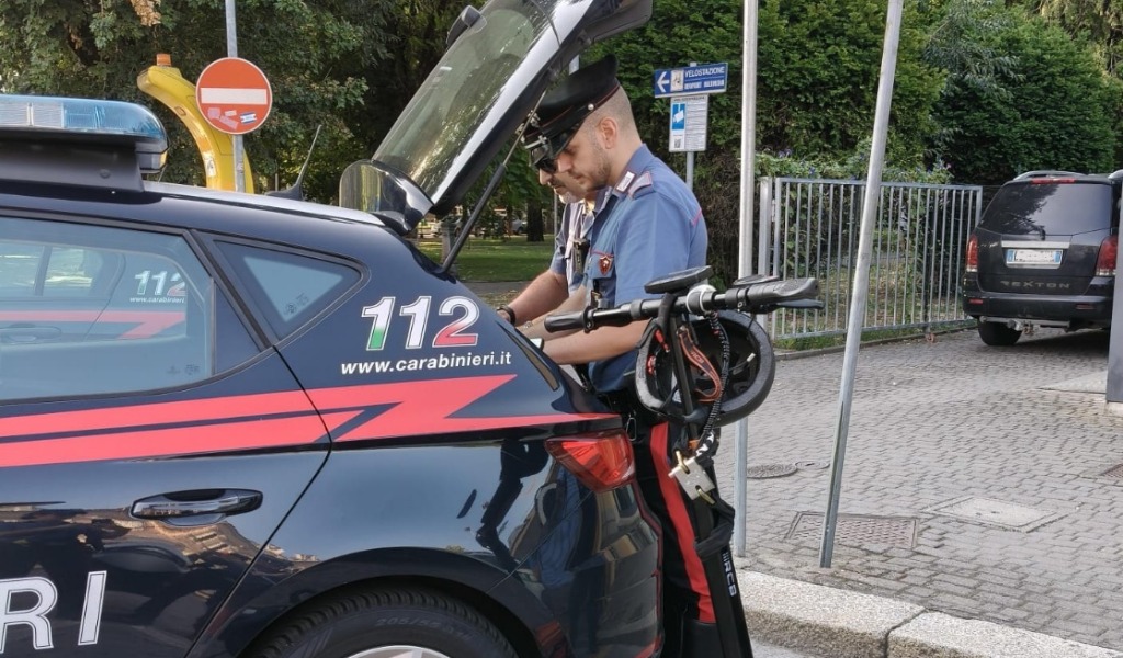 Stretta sui monopattini elettrici a Voghera: 28 multe per diverse irregolarità