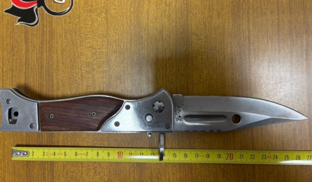 Paura in centro a Voghera: gira armato di coltello tra i passanti, bloccato dai Carabinieri