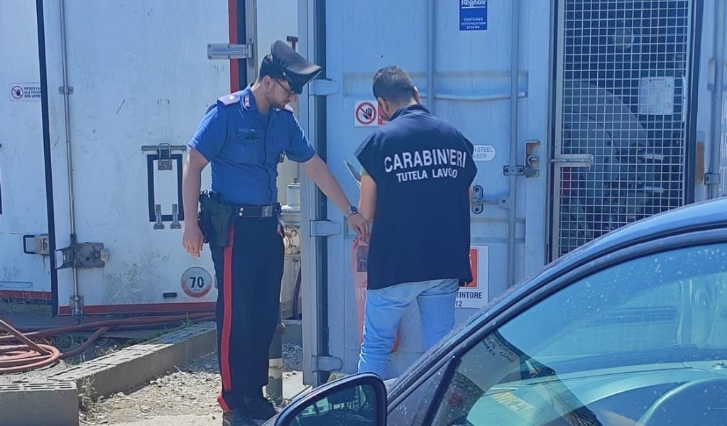 Numerose irregolarità nell’autolavaggio: i carabinieri elevano sanzioni per 18mila euro