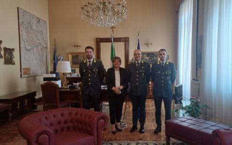 Cambio al vertice della Guardia di Finanza di Vigevano: il Prefetto saluta il Capitano Crisostomi e accoglie il Tenente Attruia