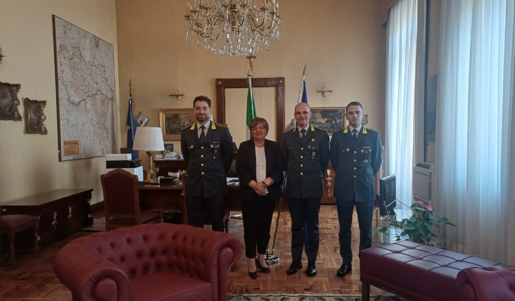 Cambio al vertice della Guardia di Finanza di Vigevano: il Prefetto saluta il Capitano Crisostomi e accoglie il Tenente Attruia