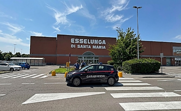 Furto nel supermercato di Vigevano: denunciati due residenti