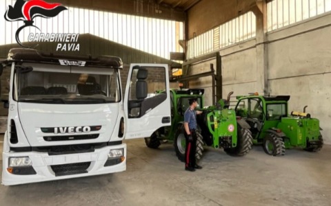 Furti di mezzi agricoli: scoperta base logistica nel Pavese