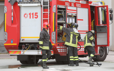 Incendio in un appartamento di Stradella: palazzina evacuata ma nessun ferito