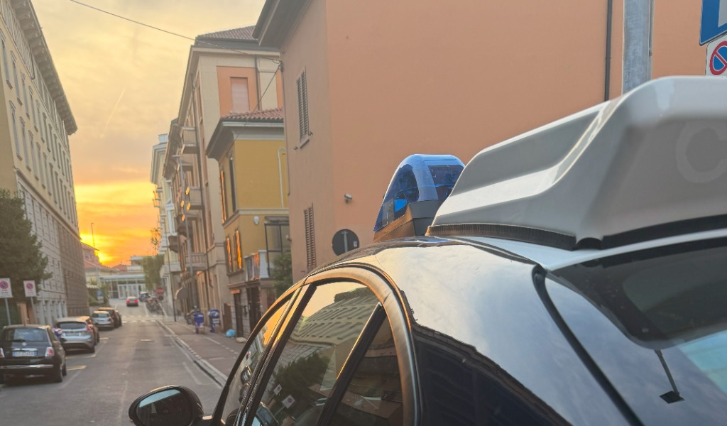 Incendio in villetta svela una serra di marijuana: due 40enni denunciati a Cava Manara