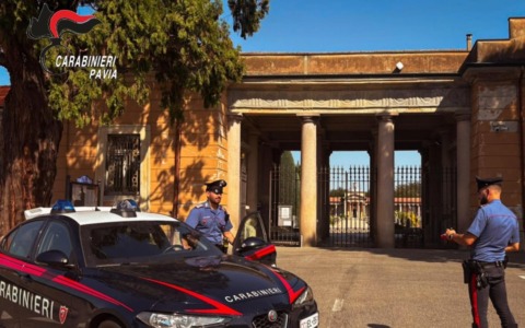 Maxi furto di rame al cimitero di Verrua Po: quattro persone arrestate