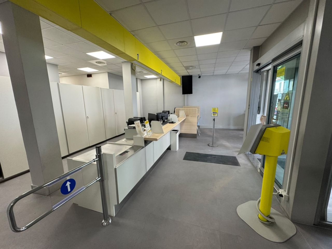 Riapre l’ufficio postale di Robbio: spazi rinnovati, servizi ampliati e modello Polis pienamente operativo