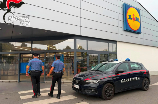 Rubano un’auto e poi tentano il furto alla Lidl di Casteggio, trio di ladri denunciato