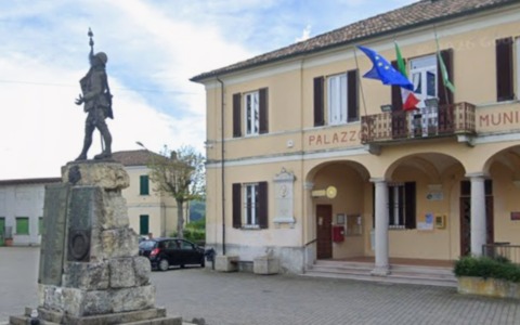 La “banda del buco” colpisce alle Poste di Mornico Losana: rubati 30mila euro dedicati alle pensioni