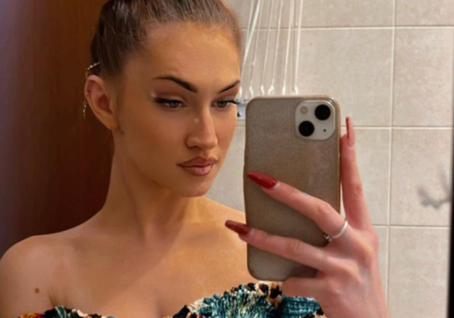 Schianto con l’auto contro un muretto a Casteggio: Camilla Villani muore a 20 anni