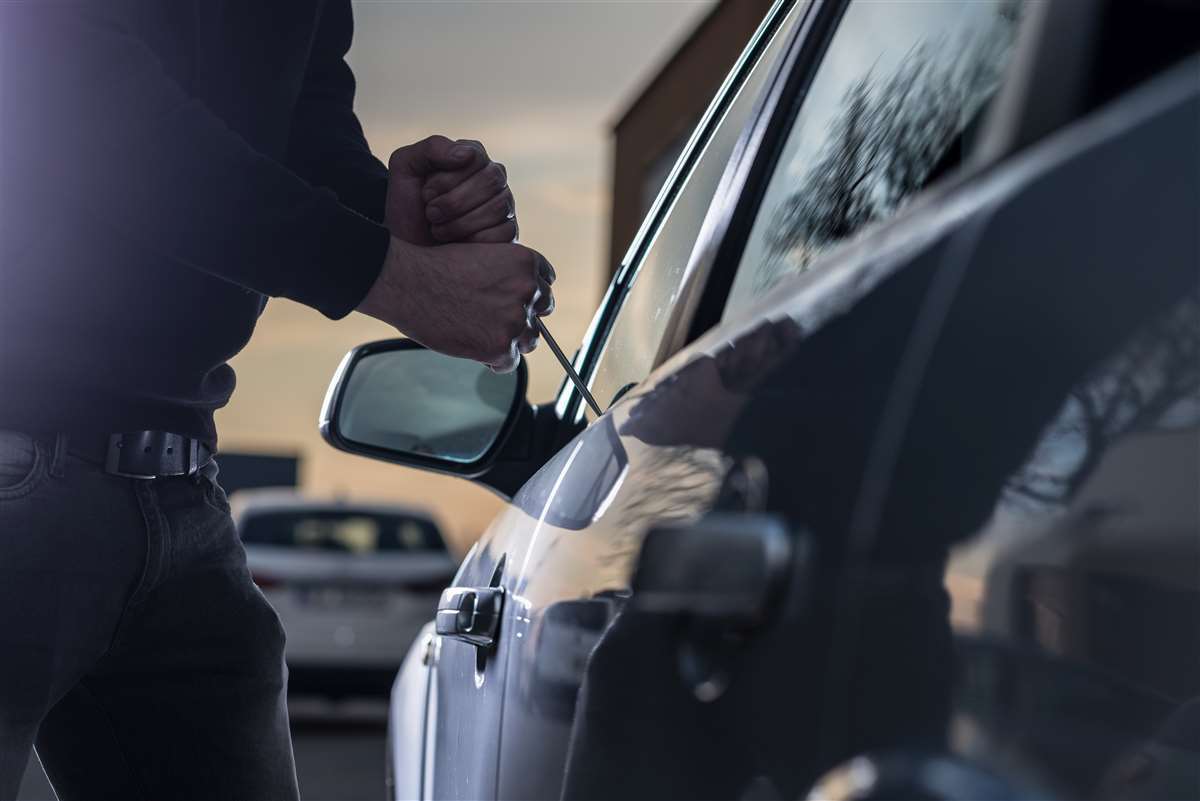 Auto rubate, 490 furti in un anno a Pavia: è tra le province più colpite in Lombardia