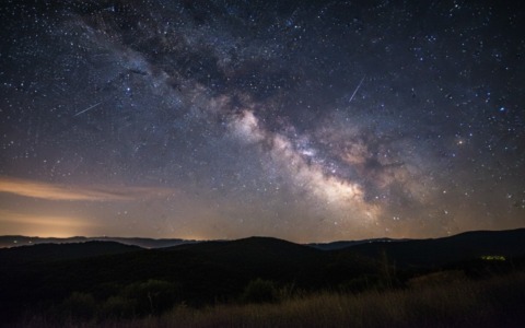 Notte di San Lorenzo 2026 in Oltrepò Pavese: dove vedere le stelle cadenti tra borghi, vino e astronomia
