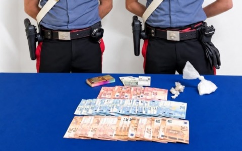 Marcignago, arrestato giovane con cocaina e hashish: sequestrati oltre 2.500 euro
