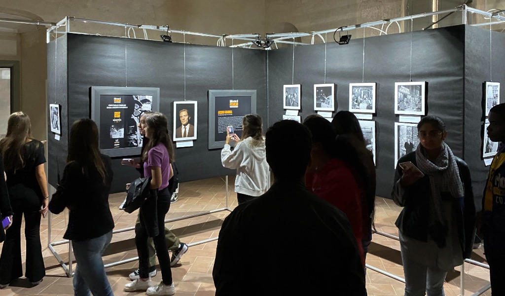Voghera celebra 200 anni di Fotografia: al Castello Visconteo al via il Festival tra intelligenza artificiale, grandi mostre e workshop