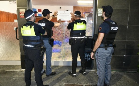 Revocata la licenza a un bar del centro storico dopo ripetute violazioni