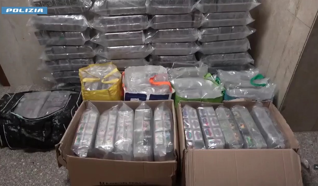 Blitz antidroga tra Monza e il Pavese: il tir del cacao viaggiava verso Pavia pieno di hashish