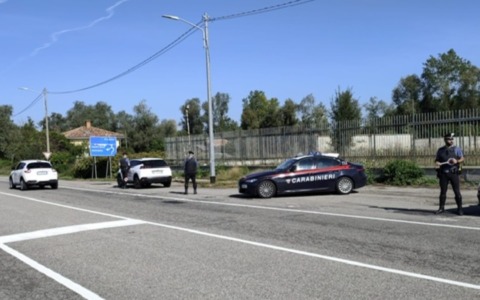 Controlli straordinari a Vigevano: 314 persone identificate, denunce e patenti ritirate