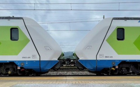 Linea Milano-Mortara, raddoppia la capienza dei nuovi treni Caravaggio: 890 posti per i viaggiatori